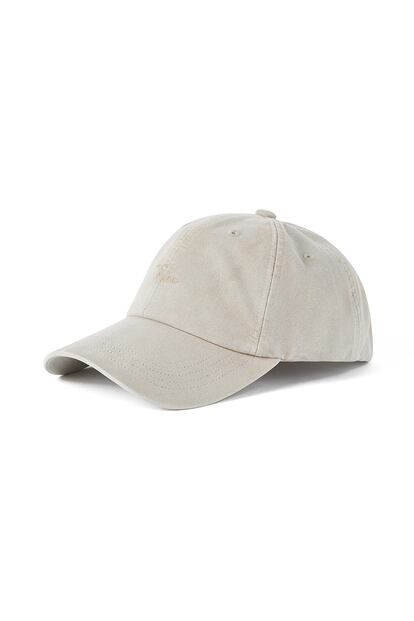 Gorra beige con visera, de Toteme.