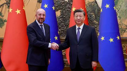 El presidente del Consejo Europeo, Charles Michel, con el presidente de China, Xi Jinping, en un encuentro mantenido el 1 de diciembre de 2022 en Pekín.