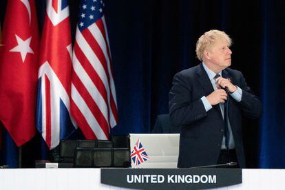 El Reino Unido destinará mil millones de libras (1.161 millones de euros) en ayuda militar adicional a Ucrania, destinada a sistemas sofisticados de defensa aérea y nuevo equipo electrónico, anunció el primer ministro británico, Boris Johnson (en la imagen), en la cumbre de la OTAN en Madrid.