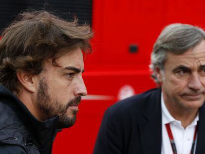 Fernando Alonso, en Spielberg, junto a Carlos Sainz.