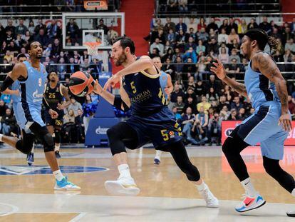 Rudy bota ante la defensa del Zenit.