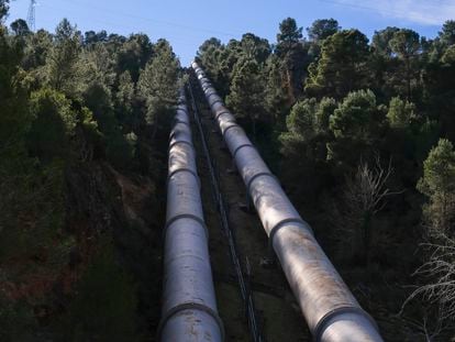 Central hidroeléctrica de Bolarque (Guadalajara), el inicio del acueducto de trasvase del Tajo.