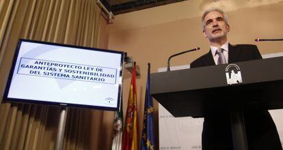 El consejero de Salud de Andalucía, Aquilino Alonso, tras un Consejo de Gobierno.