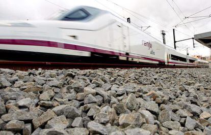 Imagen de uno de los trenes de alta velocidad (AVE).