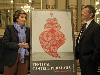 Carmen Mateu con Oriol Aguil&agrave; en la presentaci&oacute;n del Festival Castell Peralada de 2014.