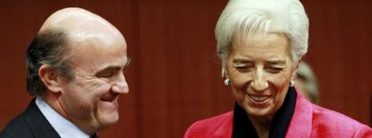 El ministro español de Economía, Luis de Guindos y la Directora Gerente del Fondo Monetario Internacional (FMI), Christine Lagarde.