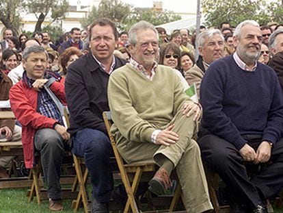 Alejandro Rojas Marcos y Antonio Ortega, ayer, en el acto celebrado en Lepe.