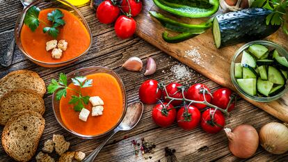 Existen más de 400 recetas de este refrescante plato.