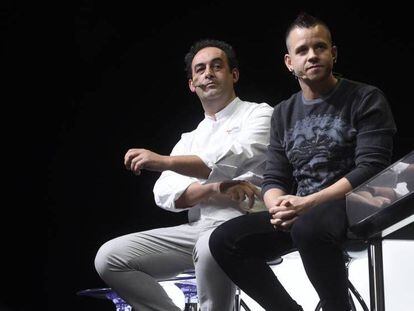 Dabiz Muñoz, chef de DiverXO, junto al heladero y matemático Fernando Sáez, en el congreso Madrid Fusión 2020. En vídeo, la feria más importante del sector gastronómico llega a Madrid.