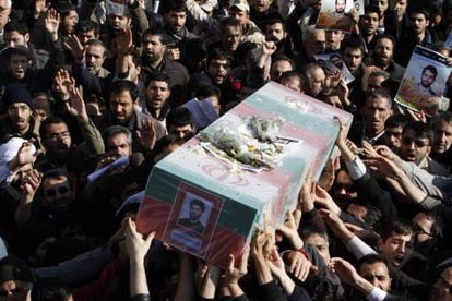 Funeral del científico iraní asesinado el miércoles en Teherán.