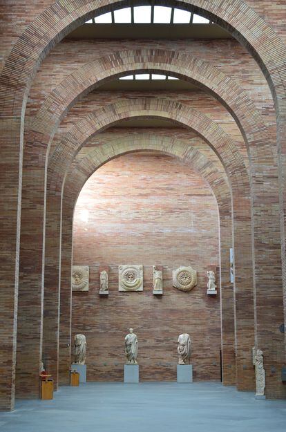 Interior del Museo Nacional de Arte Romano de Mérida (Badajoz), un proyecto del arquitecto Rafael Moneo inaugurado en 1986. 