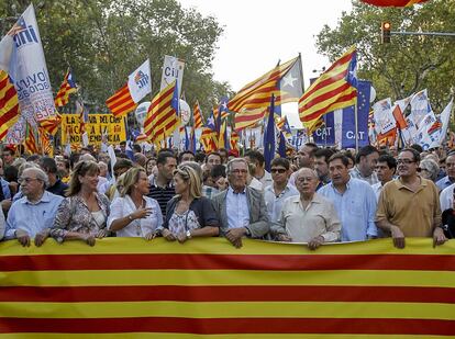 Cabecera de la manifestación de la Diada de 2012, con miembros del Gobierno catalán y el expresident Jordi Pujol.