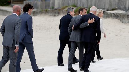 Emmanuel Macron y Joe Biden, en Cornwall, Reino Unido, durante la cumbre del G-7 el pasado 11 de junio.