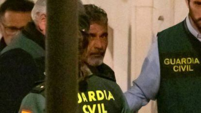 Montoya, a su llegada a los juzgados de Valverde del Camino.