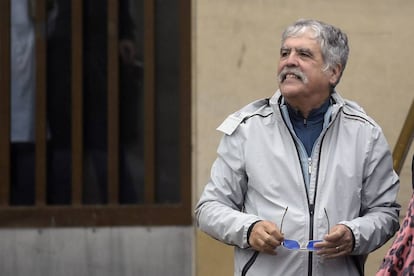 El exministro Julio de Vido, en una foto de archivo frente a los tribunales federales de Buenos Aires.