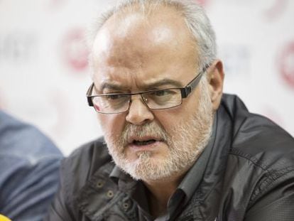 El secretario geneal de UGT-PV, Conrado Hern&aacute;ndez, durante la presentaci&oacute;n de su dimisi&oacute;n en Alicante.