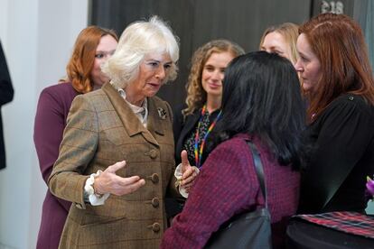 La reina Camila durante una visita a la Galería de Arte de Aberdeen, el 18 de enero de 2024.