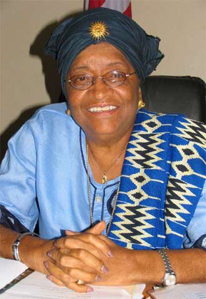 La presidenta electa de Liberia, Ellen Johnson-Sirleaf, durante la entrevista celebrada en su despacho.