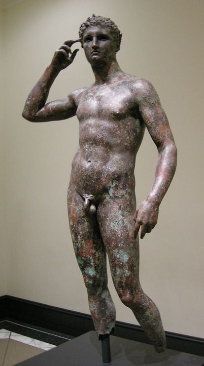 El Atleta Victorioso, también conocida como Atleta de Fano, o Lisipo de Fano, es una escultura de bronce griega realizada entre el 300 y el 100 A.C., que se exxpone entre las colecciones del Museo J. Paul Getty, en California.