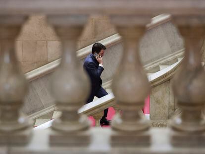 El president de la Generalitat, Pere Aragonés, subía las escaleras del Parlament de Catalunya el 29 de abril.