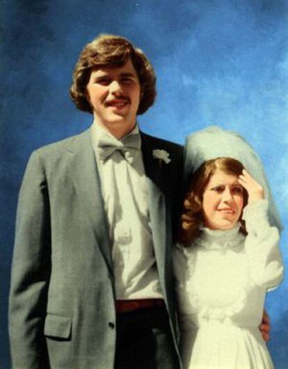 Jeb Bush y Columba el día de su boda, en 1974.