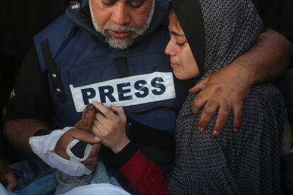 Wael Dahdouh, el periodista de Al Jazeera convertido en símbolo de la resistencia en Gaza tras perder a su familia