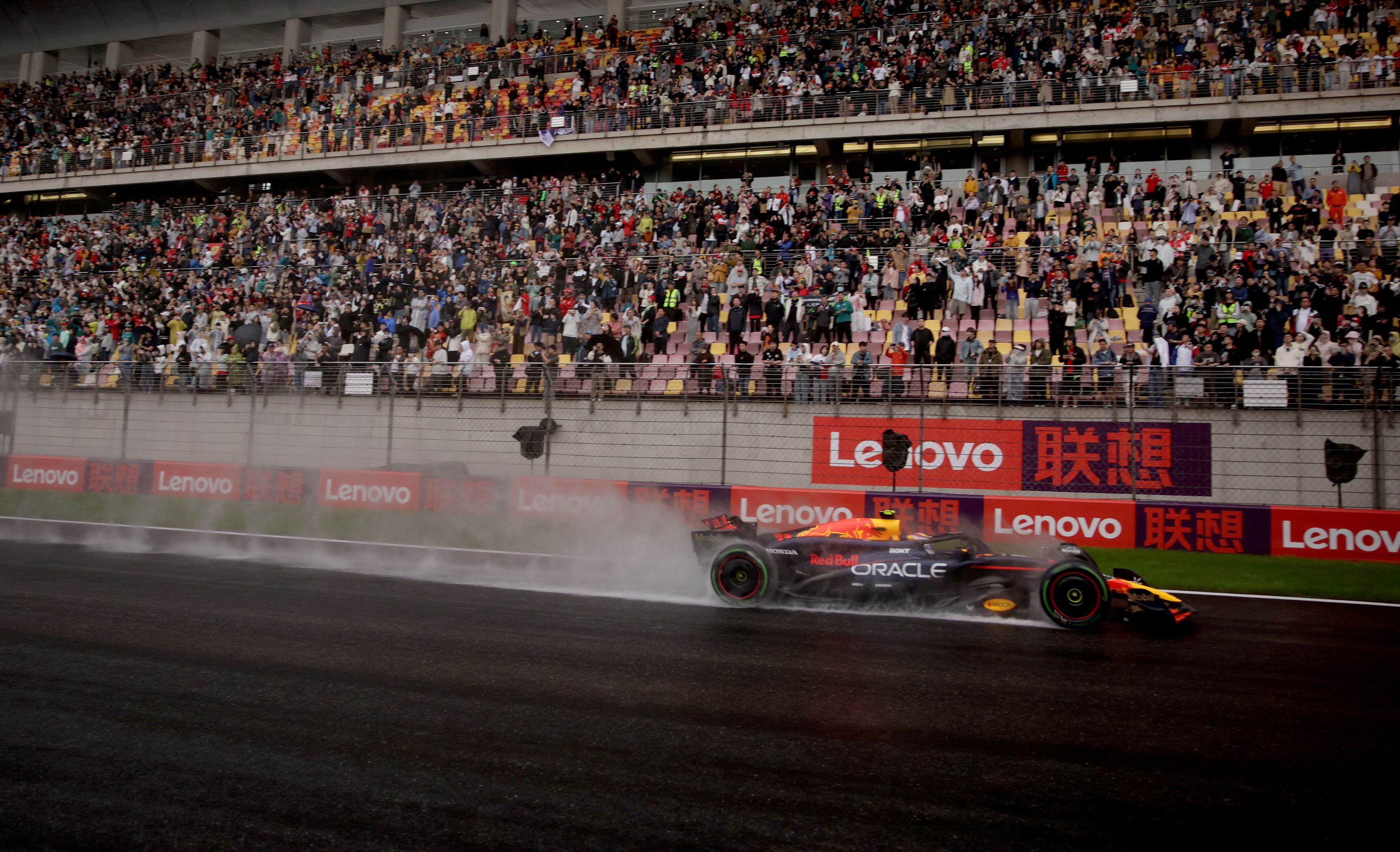 El coche de Checo Pérez durante el Gran Premio de China.