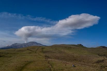 Vista del nevado del Ruíz, en Villamaria, Caldas, el 25 de abril de 2023.