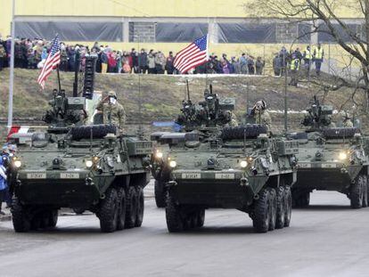 Tropas de EE UU participan en el desfile del d&iacute;a de la independencia estonia, el 24 de febrero.