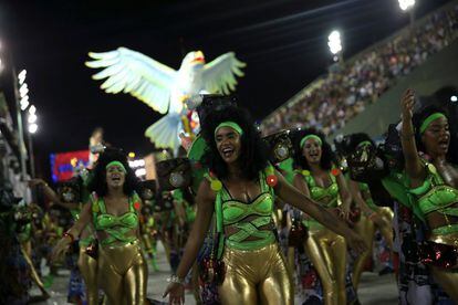 Casi la mitad de las brasileñas (48%) afirma haber sufrido algún tipo de acoso sexual durante el carnaval. Para las jóvenes de entre 16 y 24 años el porcentaje sube hasta el 61%, según una encuesta divulgada por el Instituto Brasileño de Opinión Pública y Estadística (Ibope).
