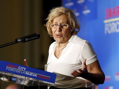 La alcaldesa Manuela Carmena en el desayuno informativo en el Ritz