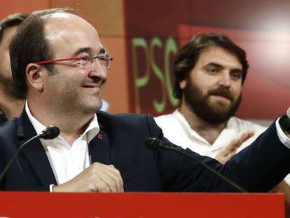 El candidato del PSC, Miquel Iceta, durante su valoraci&oacute;n ante los medios de comunicaci&oacute;n en la sede de los socialistas catalanes en Barcelona, de los resultados obtenidos en las elecciones catalanas. EFE/Jes&uacute;s Diges.