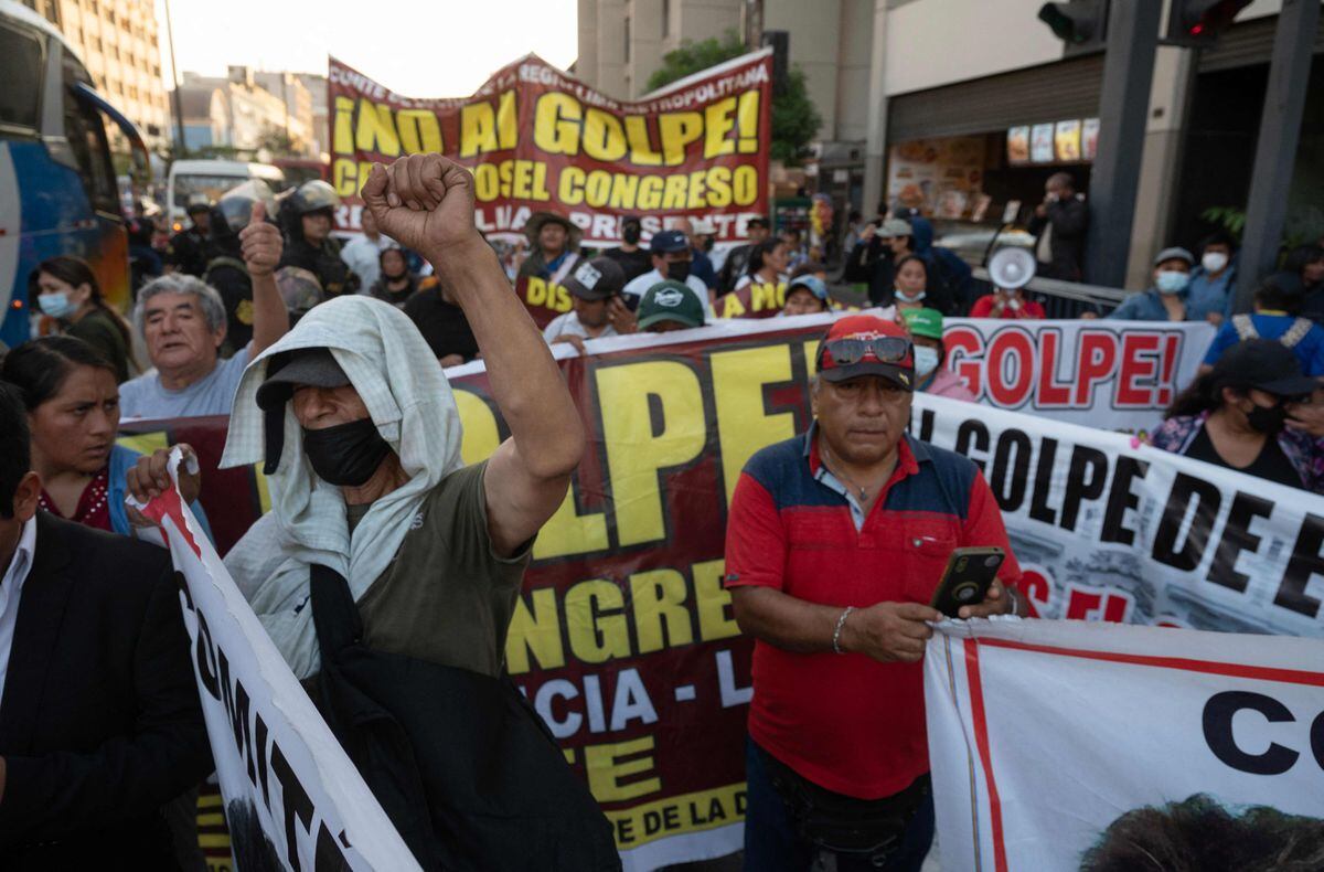 Vacancia Vídeo En Vivo Protestas En Perú Tras La Disolución Del Congreso Internacional El 