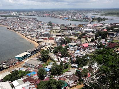 Vista de la ciudad de Monrovia en una imagen tomada el 12 de octubre de 2017.