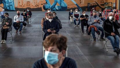 Por Que Los Efectos Adversos Muy Raros Asociados A La Vacuna De Astrazeneca Son Esperables E Impredecibles Ciencia El Pais
