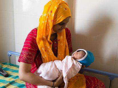 Tener una hija en India se considera una carga económica y social, consecuencia de tradiciones machistas y arcaicas como la dote matrimonial.