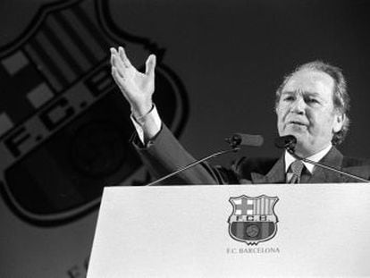 El exconstructor, que dirigió la entidad azulgrana durante 22 años entre 1978 y 2000, ha fallecido este lunes a los 87 años en Barcelona