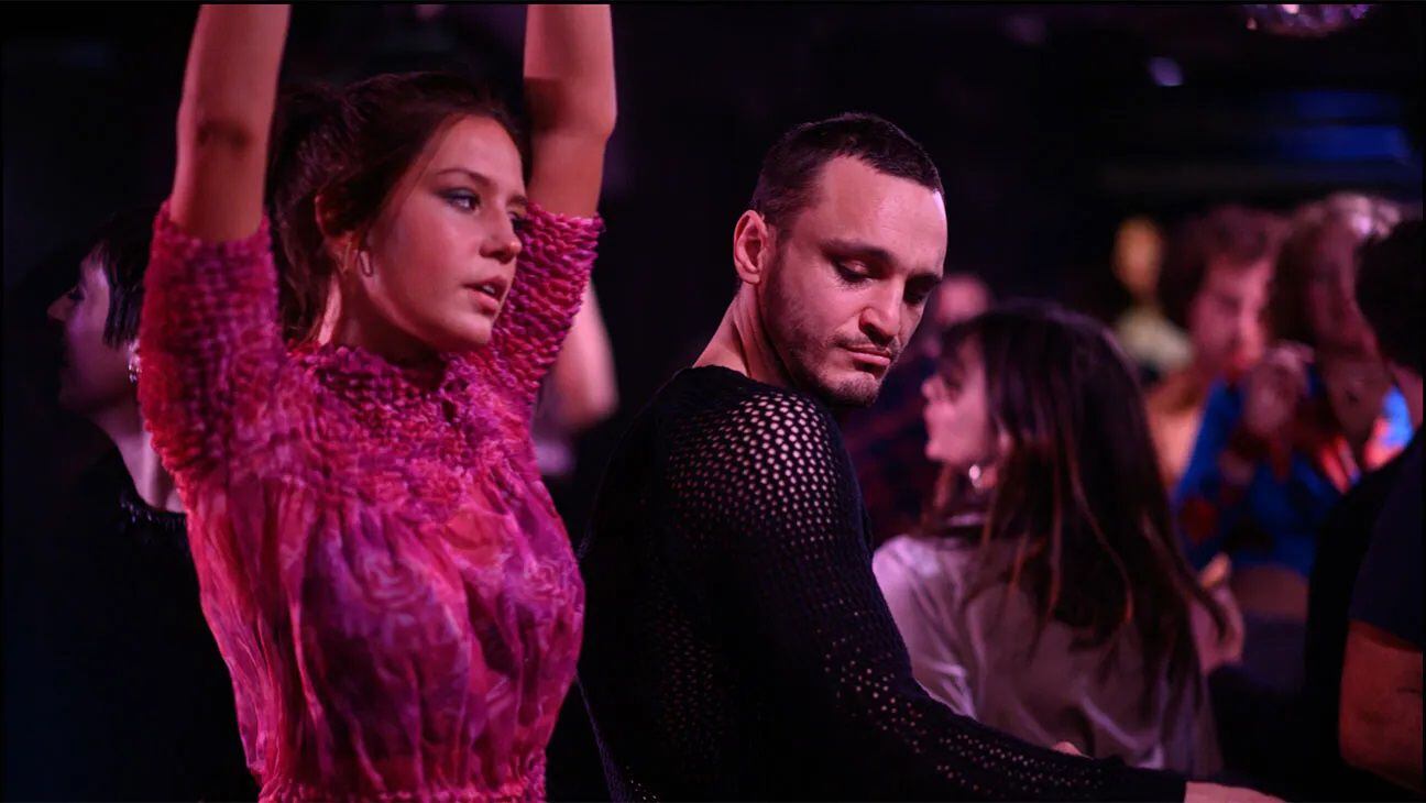 Adèle Exarchopoulos and Franz Rogowski, in 'Passages.'