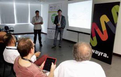 Emprendedores finalistas del Innotribe Startup Disrupt para Latinoamérica preparan sus presentaciones para este concurso.