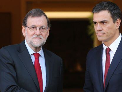 El presidente del Gobierno, Mariano Rajoy,  se reune con el secretario general del PSOE, Pedro S&aacute;nchez.