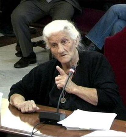 María Martín López, de Pedro Bernardo (Toledo), de sus 81 años, testificando ante los magistrados del Supremo.