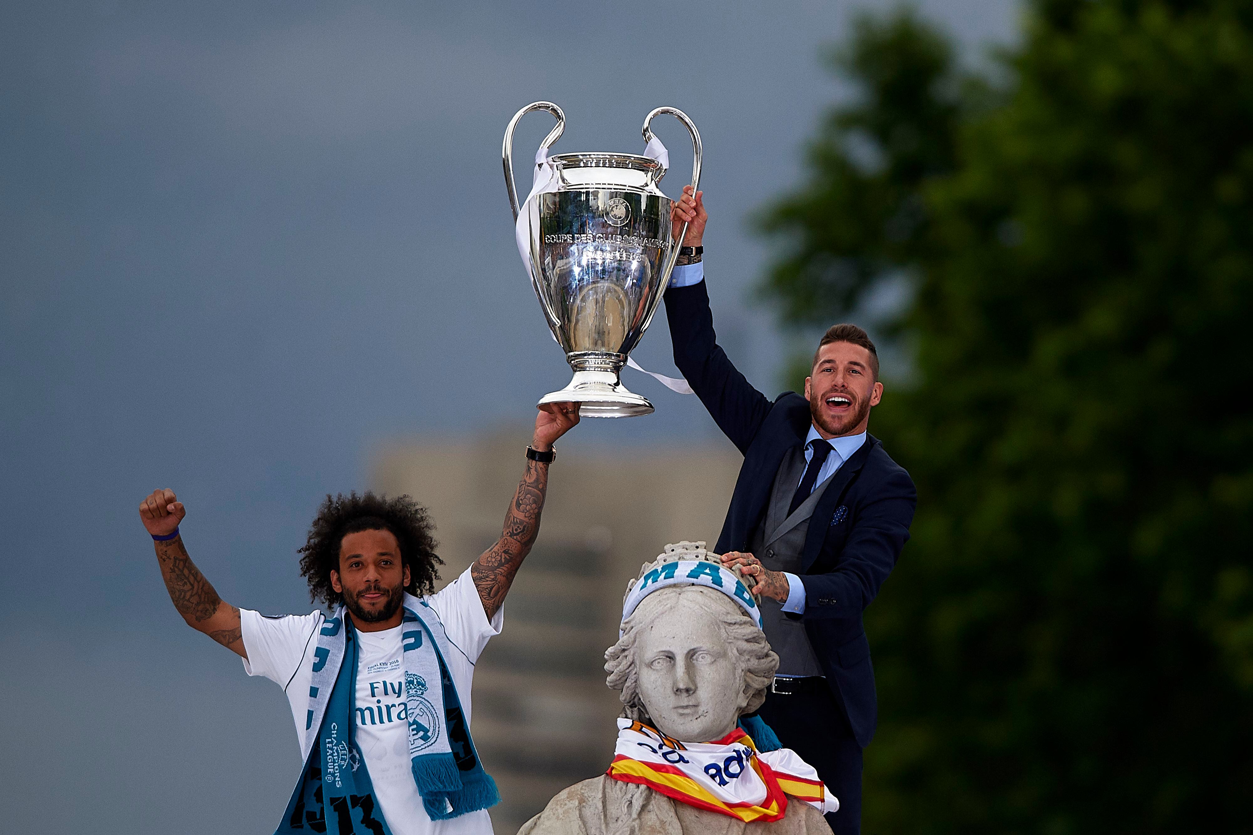 Sergio Ramos y Marcelo celebran el último título hasta la fecha en Cibeles.