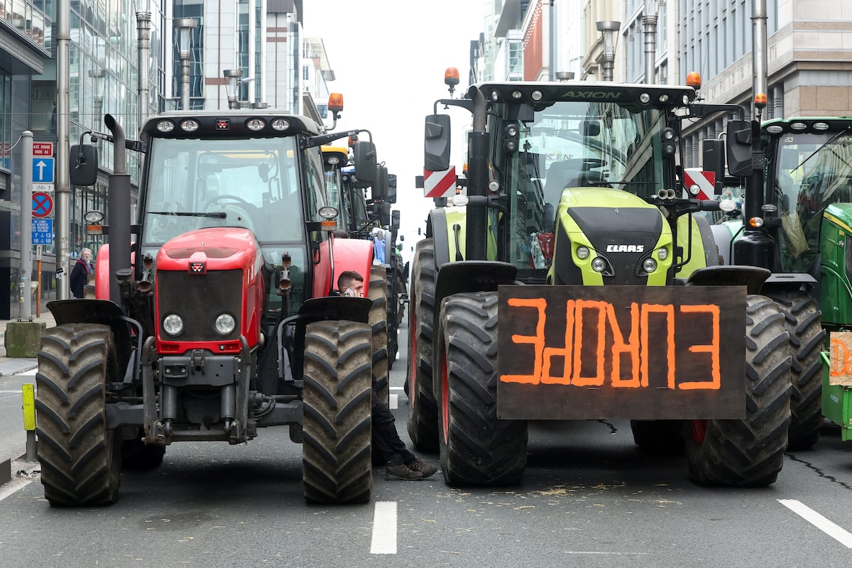 La UE aprueba aliviar las cargas burocráticas del campo para aliviar el malestar del sector | Economía