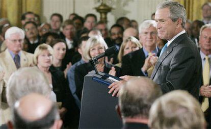 George W. Bush, poco antes de iniciar su discurso en la Casa Blanca.