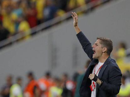 Robert Moreno, durante el partido de Bucarest.