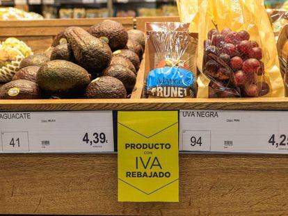 Los supermercados reducen precios por encima de la bajada del IVA en queso, fruta y verduras