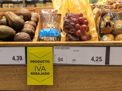 Los supermercados reducen precios por encima de la bajada del IVA en queso, fruta y verduras