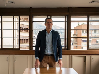 Juan Guaidó posa para un retrato en sus oficinas de Caracas (Venezuela).