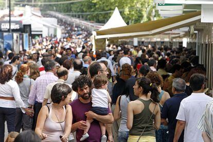 Último dia de la Feria del Libro 2009 en el Retiro de Madrid.