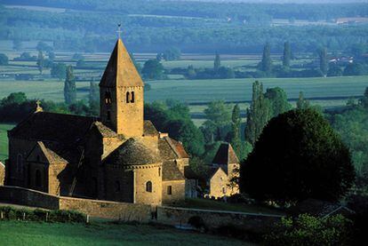 Iglesia de La Chapelle-sous-Brancion, cerca de Cluny, en Borgoña